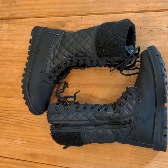 Polar Women's Zip/Lace-Up Black Quilted Boot, Size 6 - Picture 3 of 12